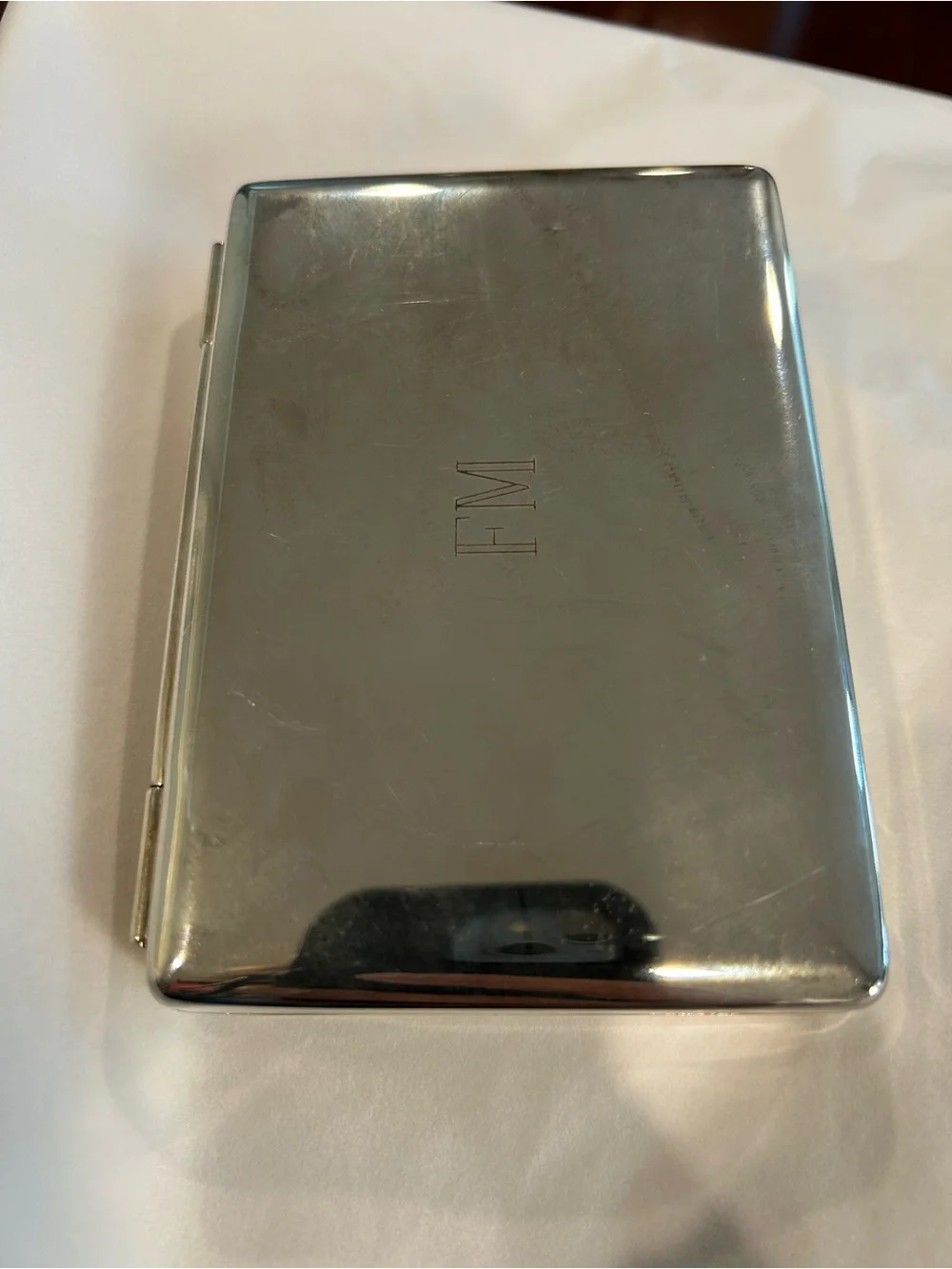 Silver Metal mirror and tissue - Classic Compact .